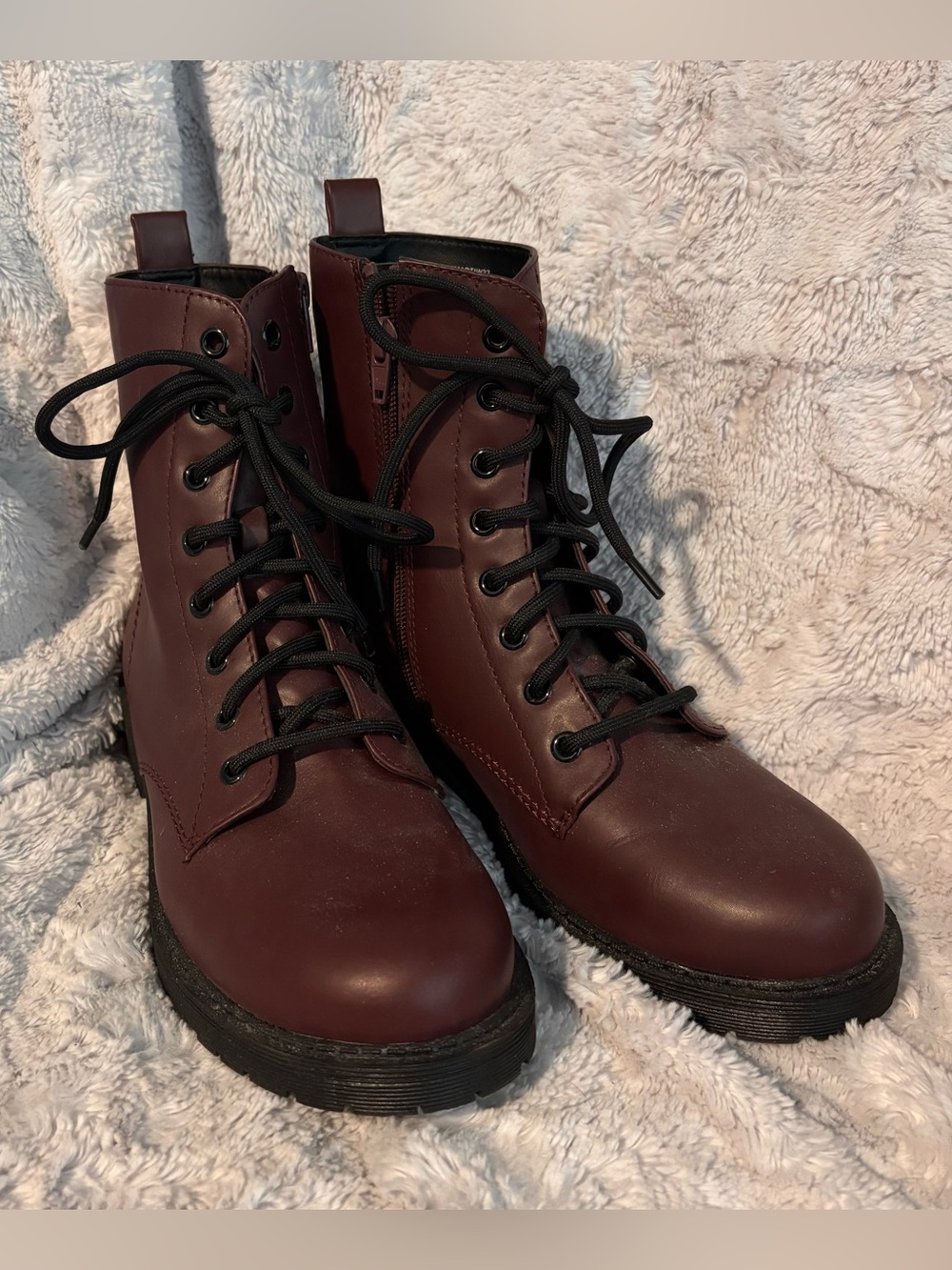Time and Tru Maroon/Brown Lace Up Boots - Size 8